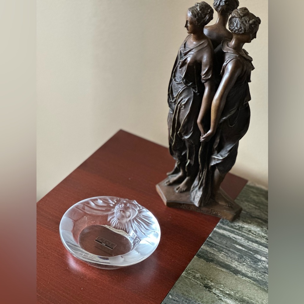 NWOB LALIQUE 1970’s Frosted Lion Head Crystal Ashtray Signed “Lalique France”. - Picture 8 of 13